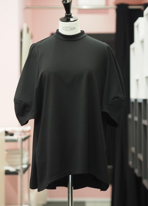 細めのパンツに合わせたい丈長めの洗えるTops