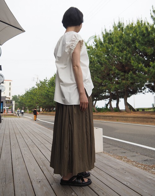 お仕事にもお使いいただける洗えてお洒落なTops