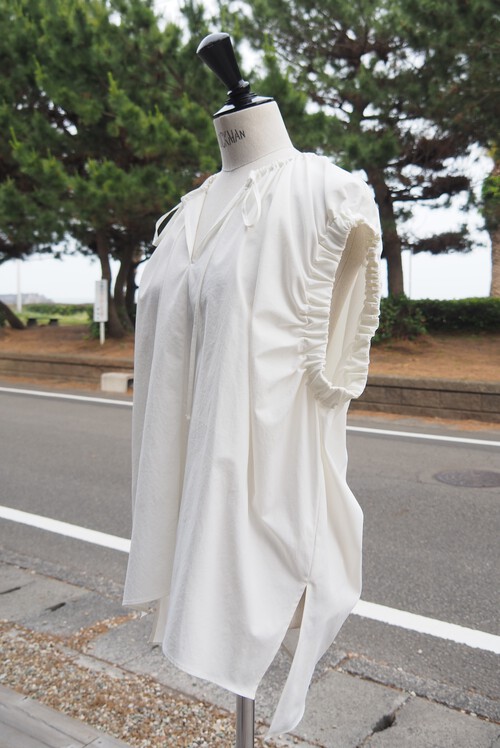 お仕事にもお使いいただける洗えてお洒落なTops