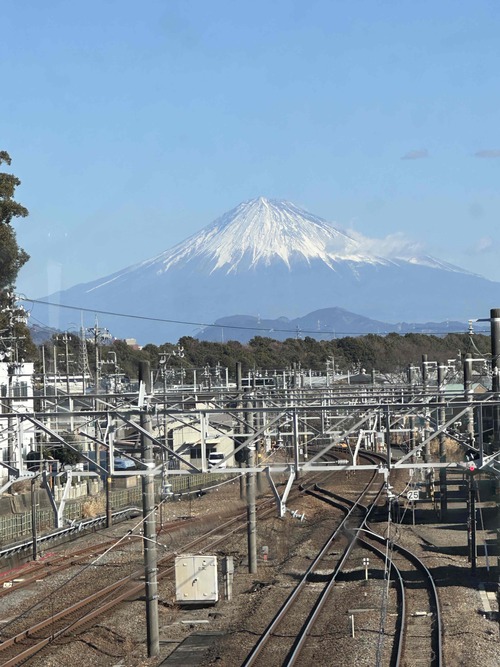 売れています、本物の軽～～いコート、残り僅かのラストチャンス！