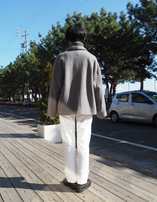 売れています、本物の軽～～いコート、残り僅かのラストチャンス！