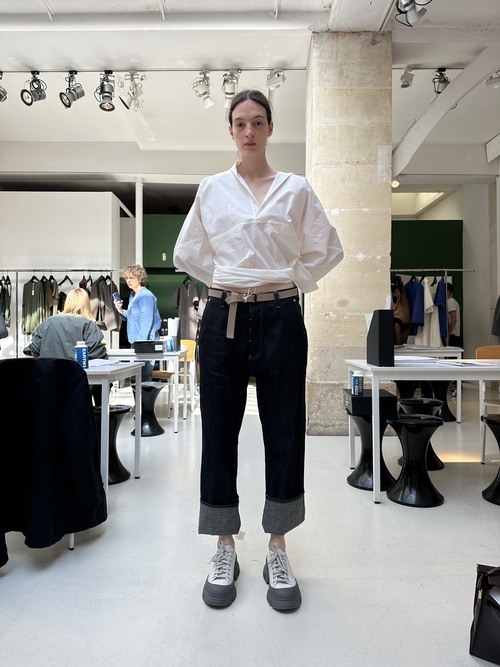 来シーズンのいつもより若干細目のデニムパンツ＋新作イージースリッポン