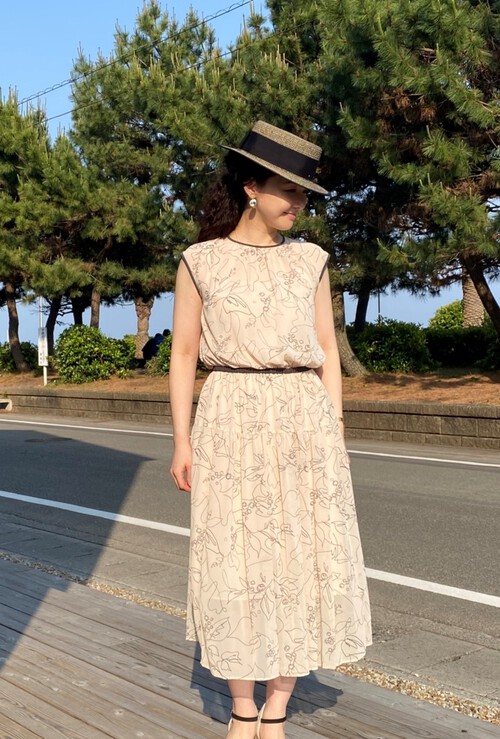 細めのパンツに合わせたい丈長めの洗えるTops