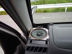 フロントスピーカも変えちゃった。