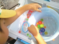 家で夏祭り？！スーパーボールすくい屋さん！やっちゃう♪ 2011/08/02 22:34:40