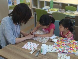 本日はフリースペースにて　石けんデコパージュ　レッスン♪