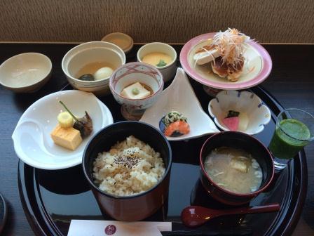 ひいらぎさん　お料理と女将さんの人柄にほっこり（^ ^)
