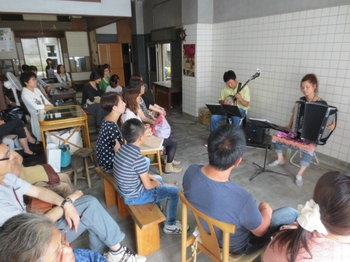 10/8(日)ライブCafe「バンジョー＆アコーディオン」♪