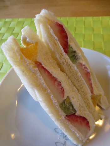 季節のフルーツサンド♪