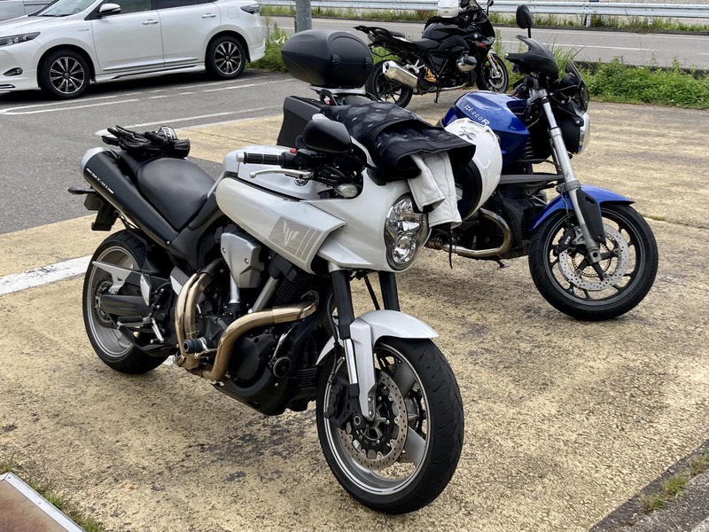 ヤマハ MT-01 0sカウル装置車
