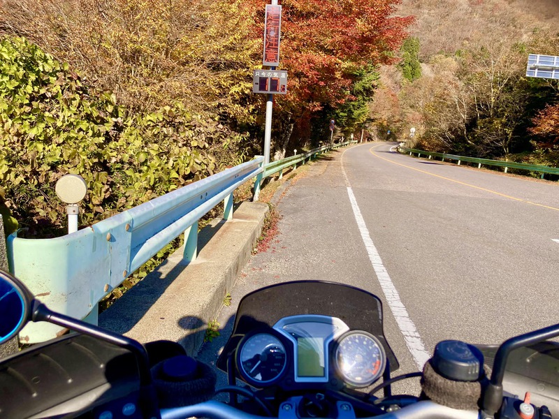 週末ツーリング情報！茶臼山高原道路面ノ木IC気温17℃