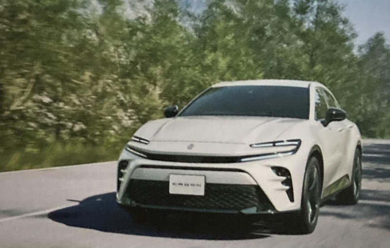 トヨタ クラウンスポーツZ ハイブリッド E‐Four「最高級ハッチバック車」