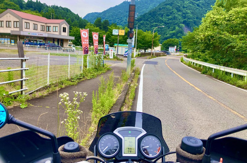 週末ツーリング情報！千頭駅付近 路面温度30℃