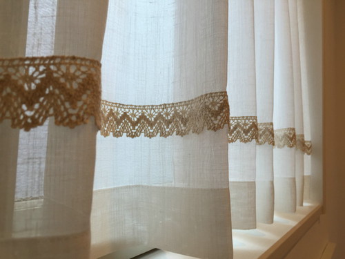 刺繍がとても綺麗な生地でカーテン＆ムーミン柄の可愛いカーテン～袋井市豊沢Ｋさま