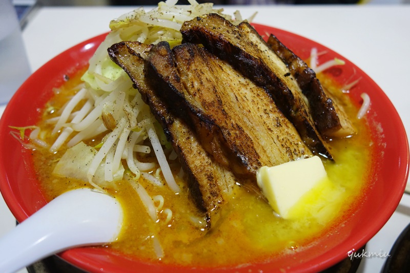 那覇の美栄橋駅近く - 赤まるラーメン