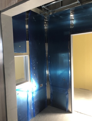 壁面ステンレス貼り工事！