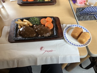 「元祖炭焼きハンバーグの店 パピオット」さん リニューアルオープンしましたのでランチに寄らせていただきました！