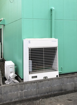 業務用プレハブ冷蔵庫用冷凍機 入替工事