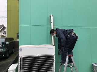 業務用プレハブ冷蔵庫用冷凍機 入替工事