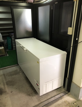 各種業務用厨房機器入替工事①超低温ストッカー②製氷機③冷凍ストッカー④冷凍庫
