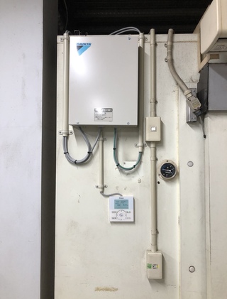 業務用プレハブ冷蔵庫用冷凍機 入替工事