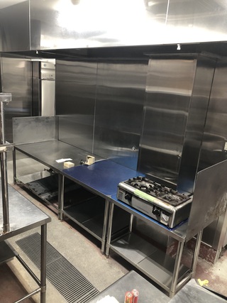 「浜松餃子 むつぎく」業務用厨房機器 搬入工事！