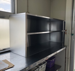 業務用厨房機器 ①貯湯式湯沸器②上棚 新設工事！