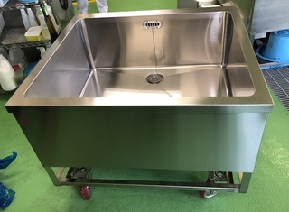 小・中学校 各種ステンレス加工品の加工・納品をさせていただきました！