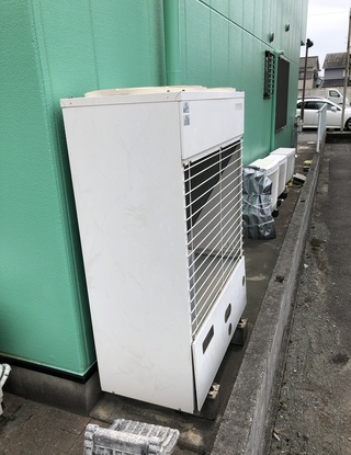 業務用プレハブ冷蔵庫用冷凍機 入替工事