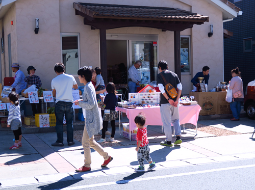 10/20（土）は最後のコラボ市！ 移動販売が集まるイベント 設楽町のルネッサンストマト 天然酵母のパン スイーツなど