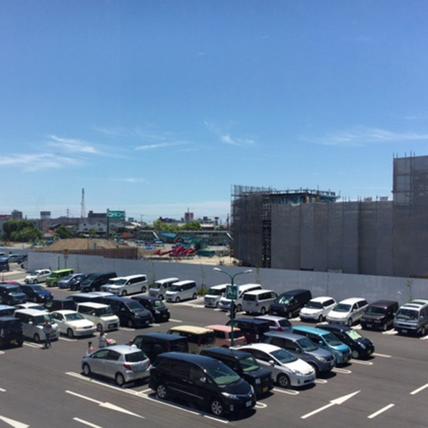建設中