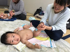 ベビーマッサージでまったりとした時間を過ごせました(*^-^*)