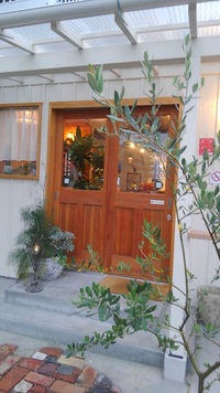 今更ながら、美味しいイタリアお惣菜屋さんに行ってきました。 2018/06/12 19:02:08