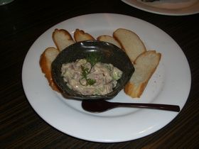東田町の酒食テーブル　紀へ