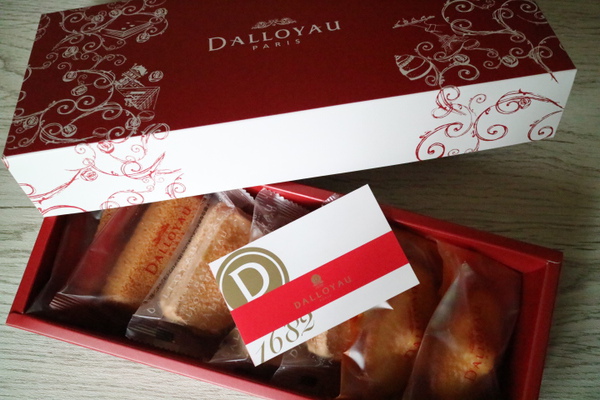 ダロワイヨのマカロンでお茶の時間☆