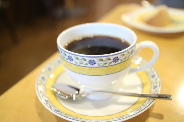 カフェアポロンさんでランチ☆素敵なカップ＆ソーサーがお出迎え