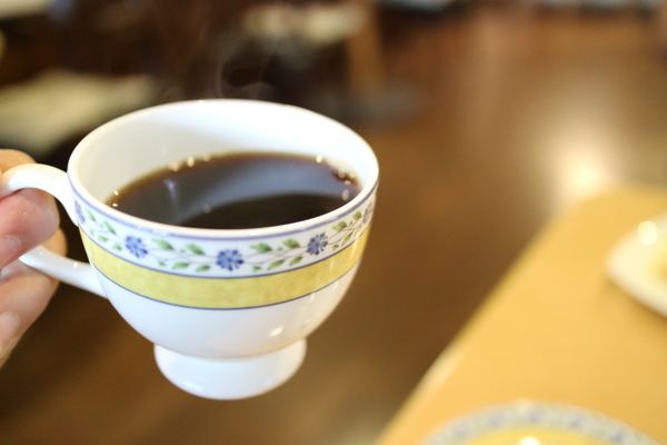 カフェアポロンさんでランチ☆素敵なカップ＆ソーサーがお出迎え