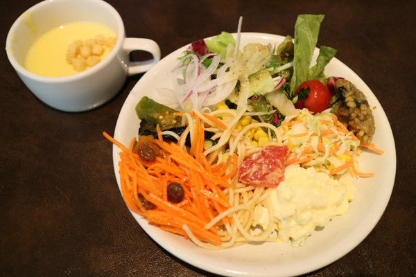 あさくまさんでランチ☆サラダバーとソフト食べホで大人気