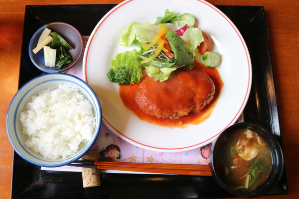 カツヌマさんで日替わりランチ☆レストランのメンチカツ♡