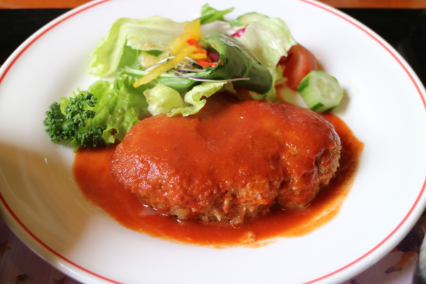 カツヌマさんで日替わりランチ☆レストランのメンチカツ♡