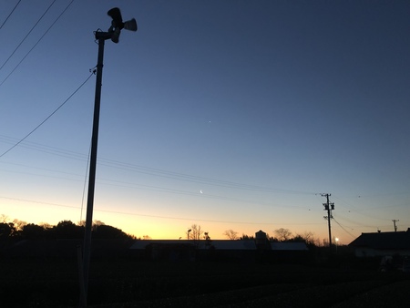 朝ランの空に明けの明星　#明けの明星　#金星　#東の空　#三日月　#朝ラン　#早朝ラン　　