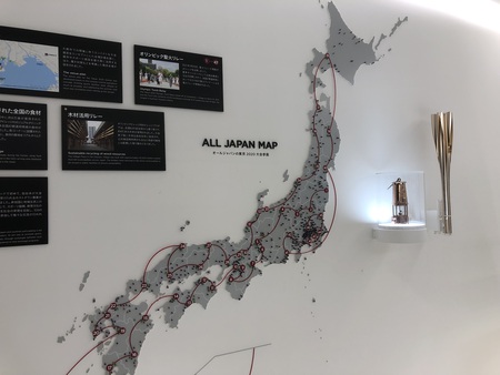聖火のトーチを見て来ました　#オリンピックミュージアム　#国立競技場　#聖火リレー　#聖火ランナー