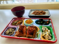 鶏の味噌焼き  わかめ煮浸し