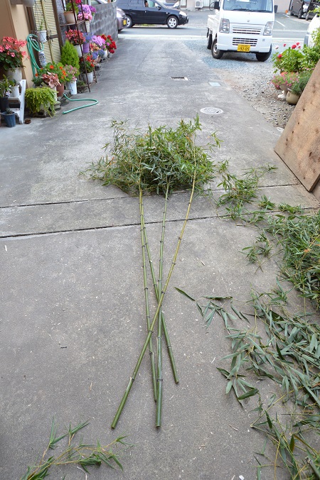 地鎮祭用の竹とお札用の竹