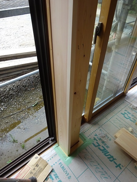 ひのき無垢材　窓枠　施工