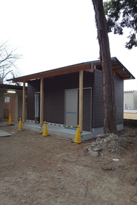 八幡神社トイレ新築　外壁工事