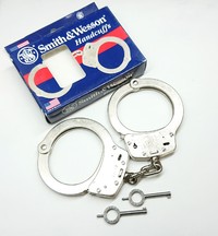 S&W ハンドカフ 手錠 Made inUSA スミス&ウェッソン 警察 ポリスグッズ SW-201 M-100