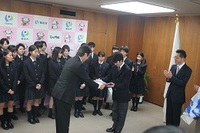市長室へ、防災ポンチョの贈呈式に行ってきました 2017/11/13 19:43:13