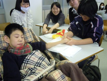 学校卒業後の障がい児の居場所づくりを考えるグループ「ぴゅあ」さんとの交流