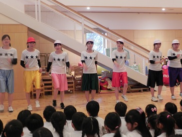 保育園でダンス発表♪